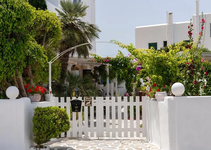 Ricos Two Bedroom House - Naoussa Paros